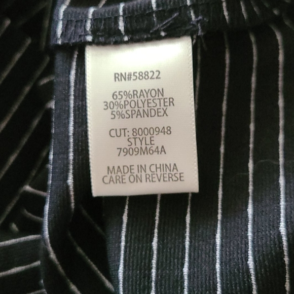 ☆NWT Max studio halfsleeve polkadot pleated dress☆ - Picture 9 of 9